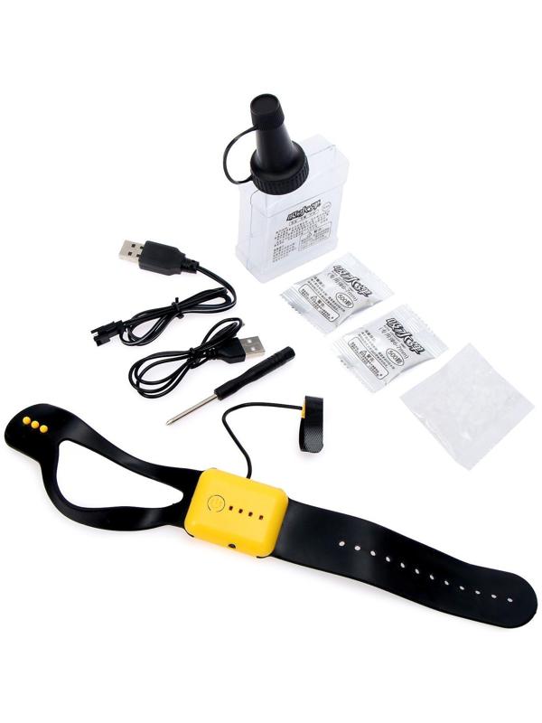 Машина радиоуправляемая MECH, управление жестами, стреляет, 4WD, работает от аккумулятора, цвет чёрный