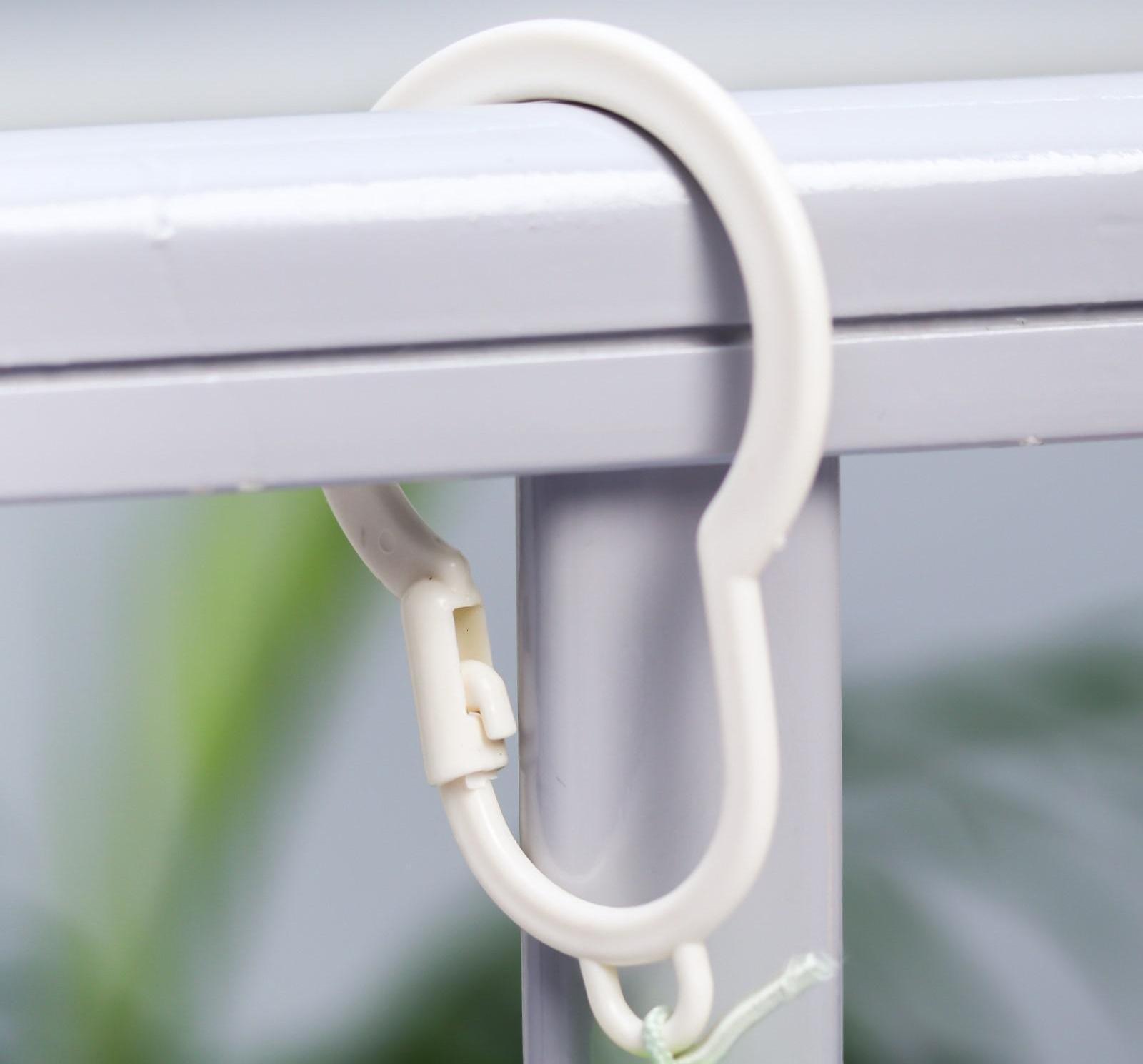 Растяжка на коляску/кроватку «Человечки», 3 игрушки, цвет МИКС, 45- 65 см