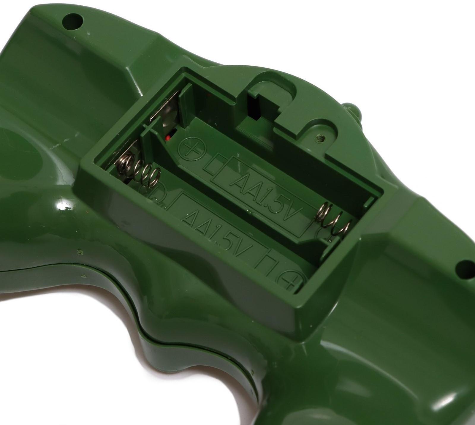 Танк радиоуправляемый «Защитник», с аккумулятором, световые и звуковые эффекты, цвет зелёный