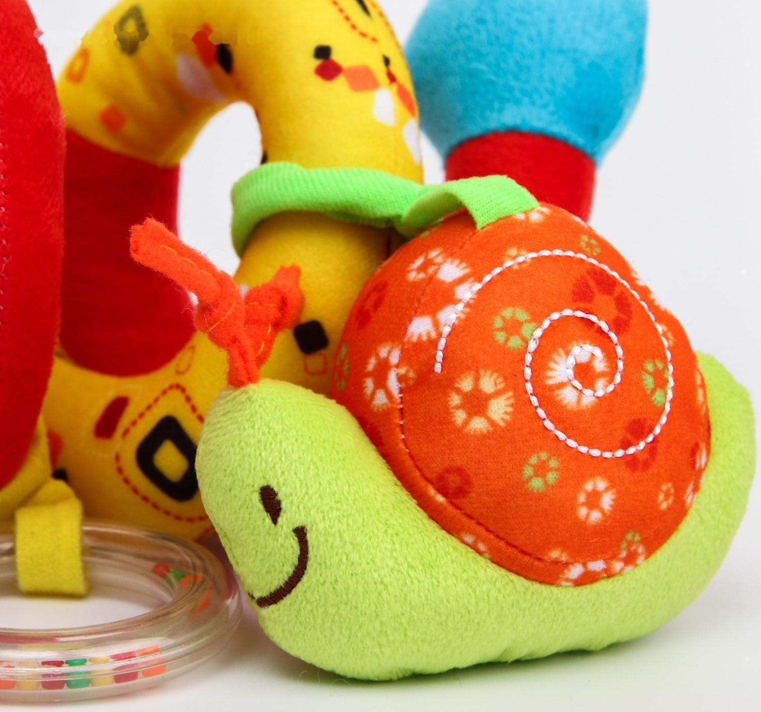 Растяжка - спираль мягкая с погремушкой на кроватку/коляску «Жирафик», 30 - 84 см