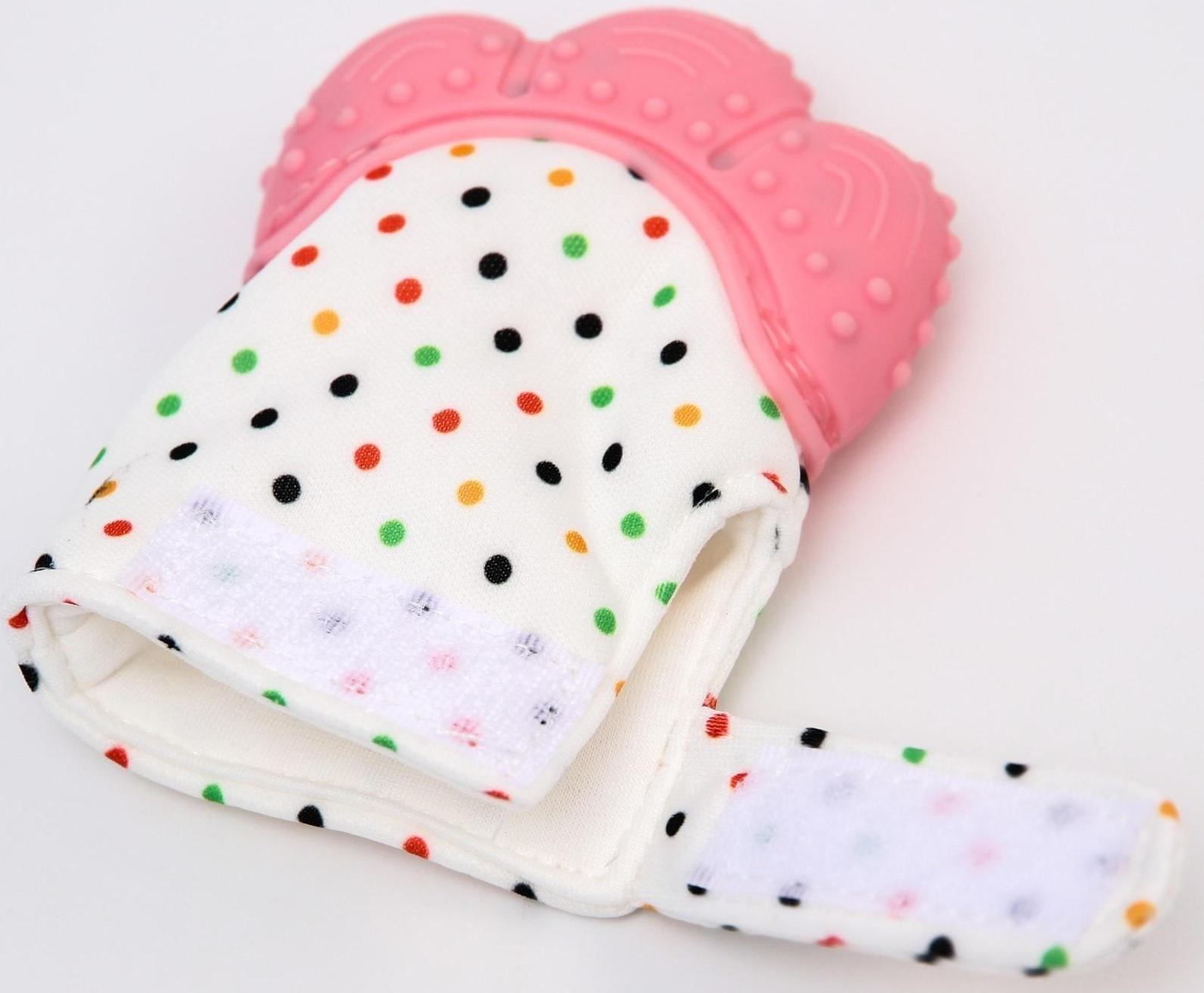 Прорезыватель рукавичка «Малыш», на липучке, цвет розовый