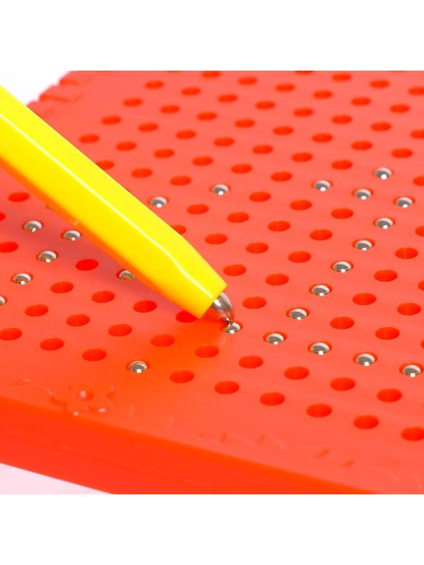 Планшет обучающий «Магнитное рисование», цвет красный, 375 отверстий