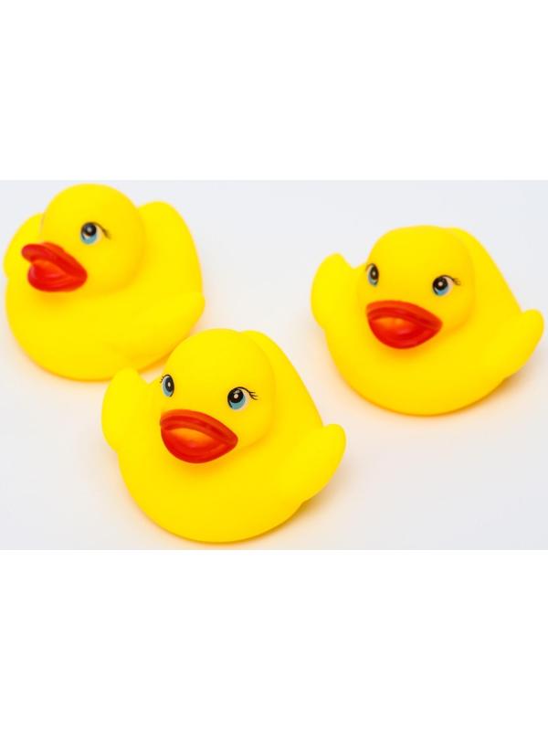 Набор игрушек для игры в ванне «Уточки», 3 шт 5,5см