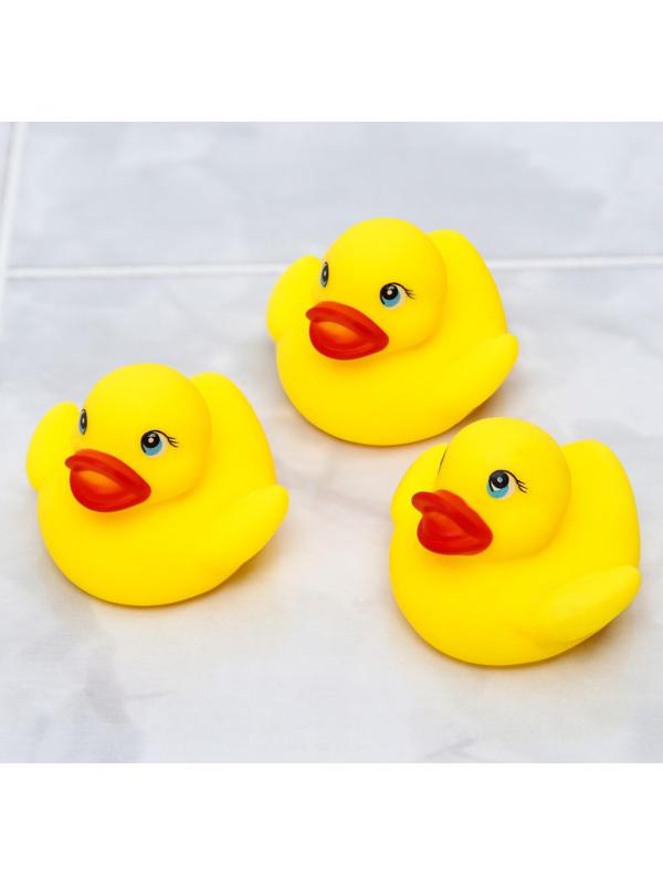 Набор игрушек для игры в ванне «Уточки», 3 шт 5,5см