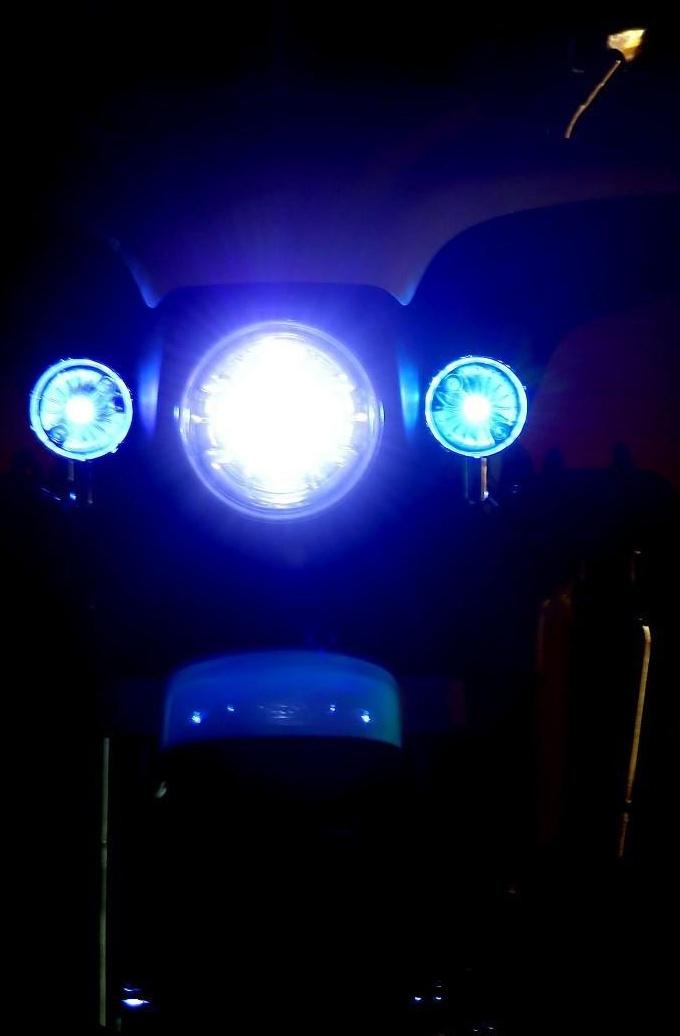 Электромотоцикл «Трайк», 2-х местный, 2 мотора, цвет чёрно-белый