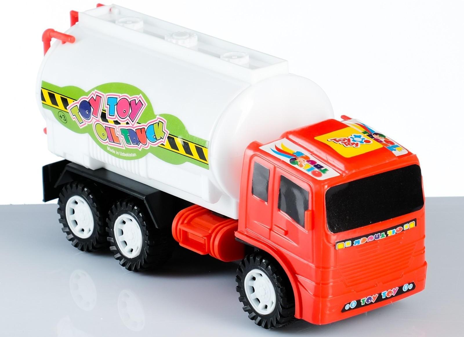 Машина пластмассовая 