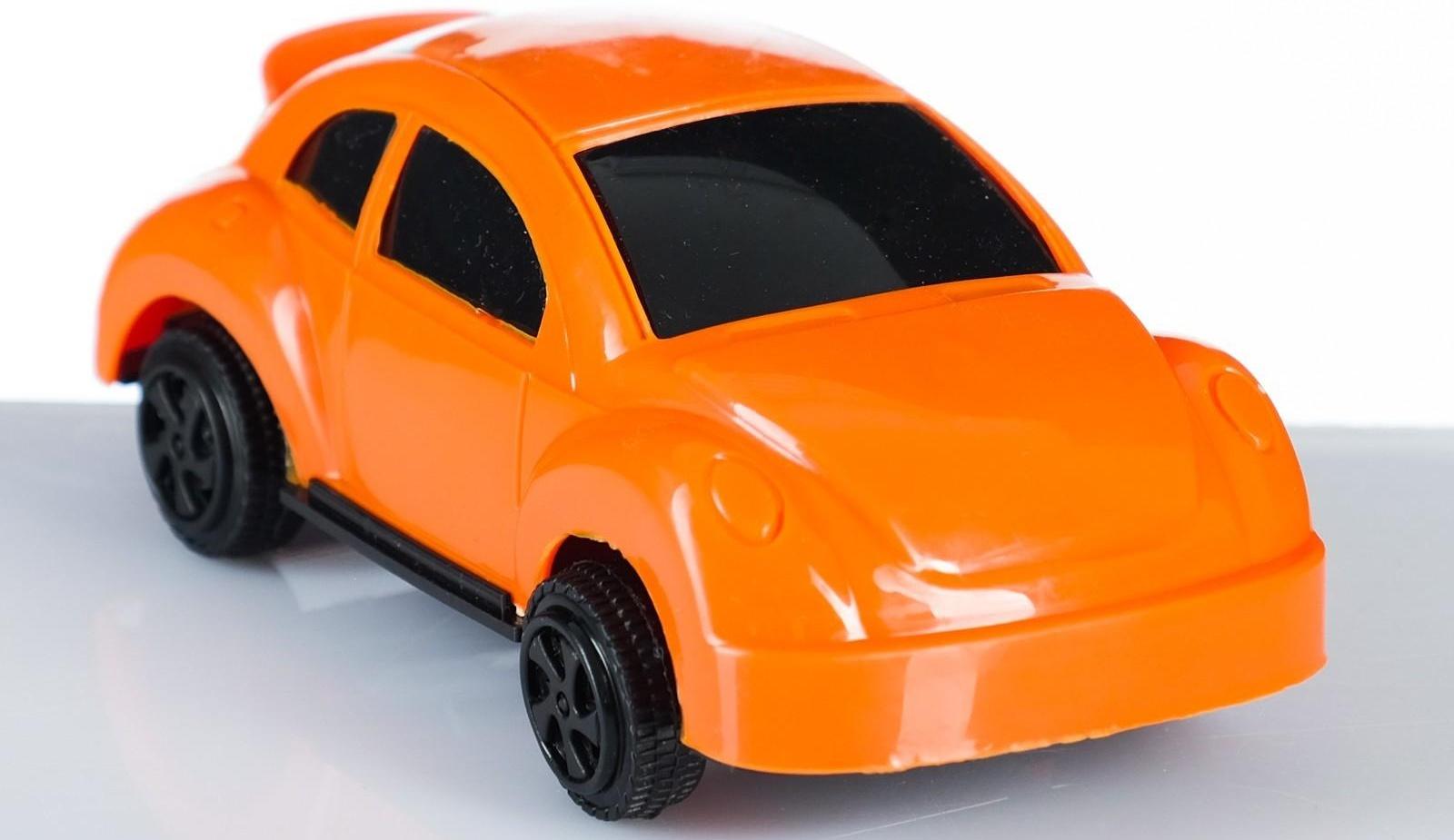 Машина пластмассовая 