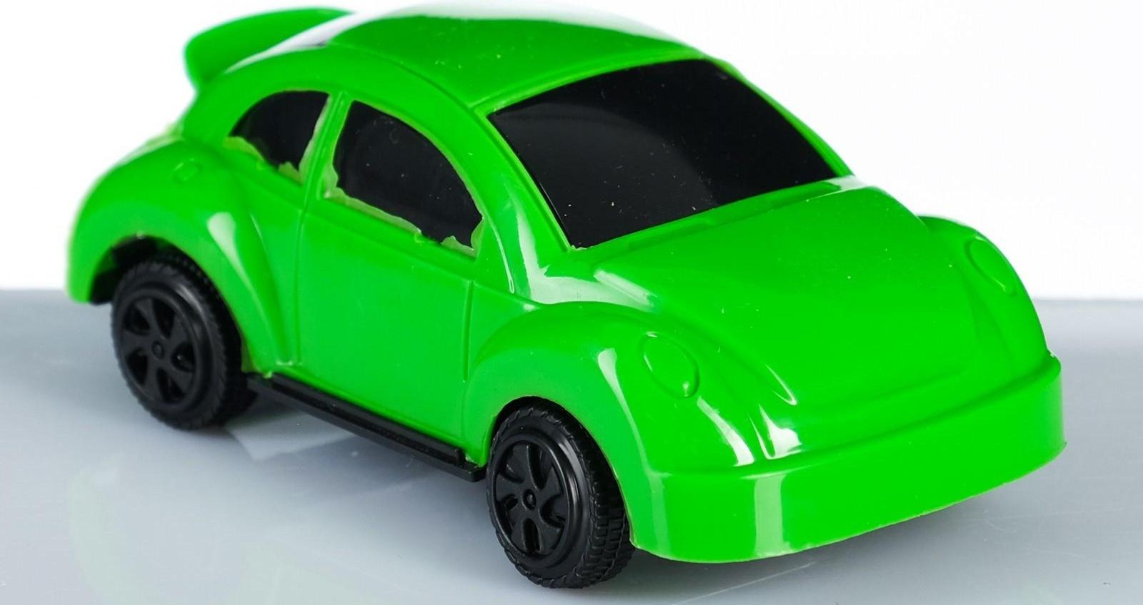 Машина пластмассовая 