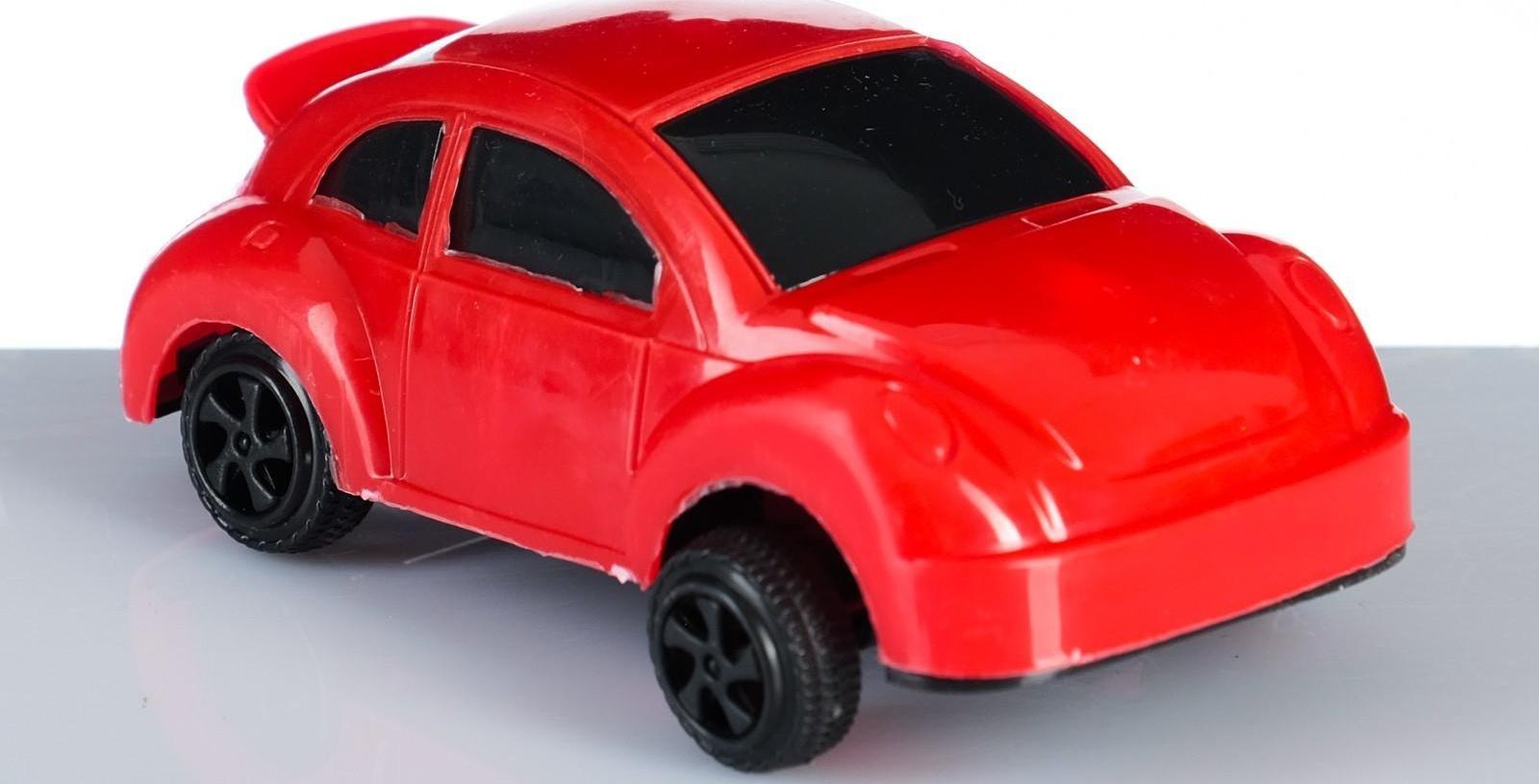 Машина пластмассовая 