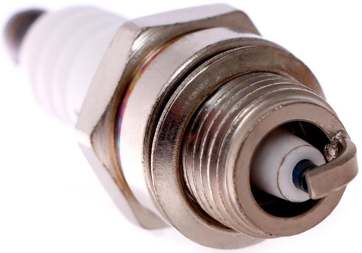 Свеча зажигания для 2-х тактного двигателя