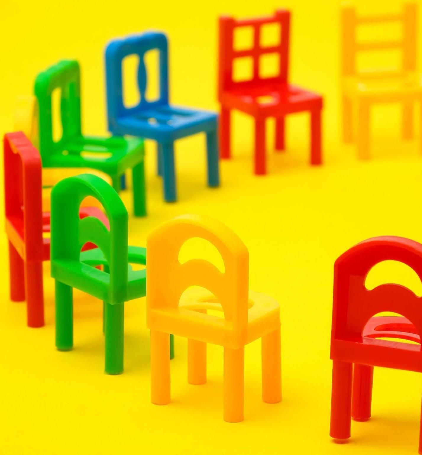 Настольная игра «На 4 ногах», 18 стульев, 8 цветов