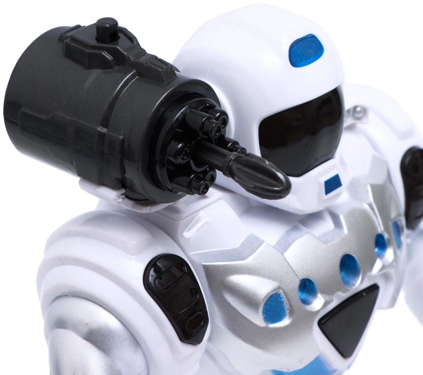 Робот «Герой», световые и звуковые эффекты, работает от батареек, цвет синий