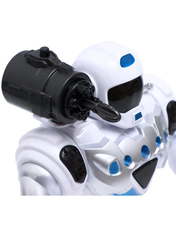 Робот «Герой», световые и звуковые эффекты, работает от батареек, цвет синий