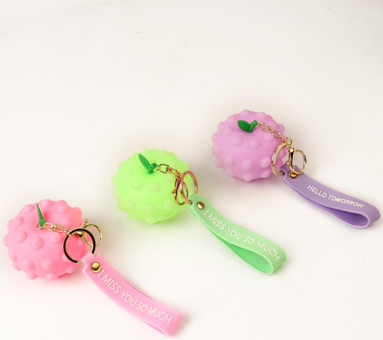 Мялка «Яблоко» на брелоке, цвета МИКС