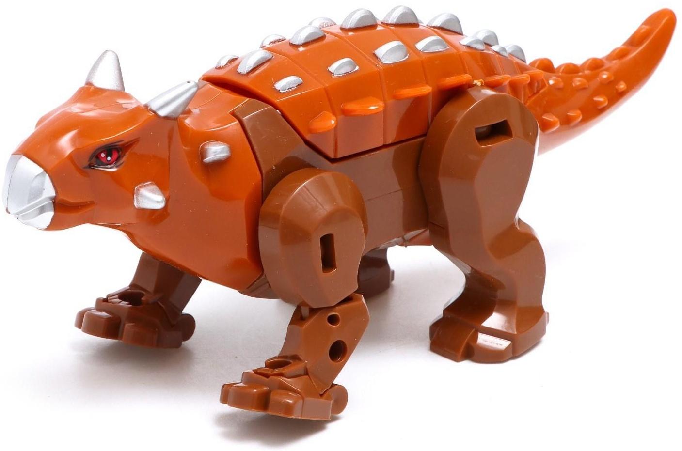Робот «Динобот», трансформируется