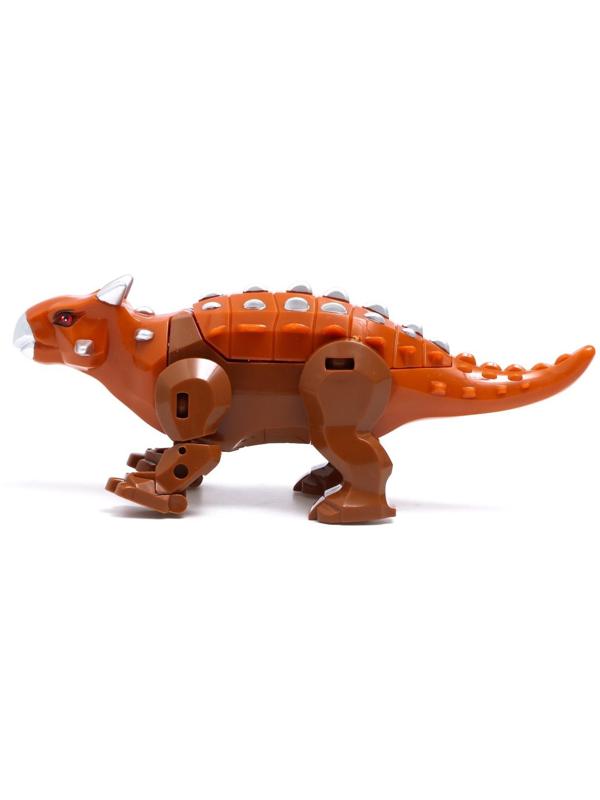 Робот «Динобот», трансформируется