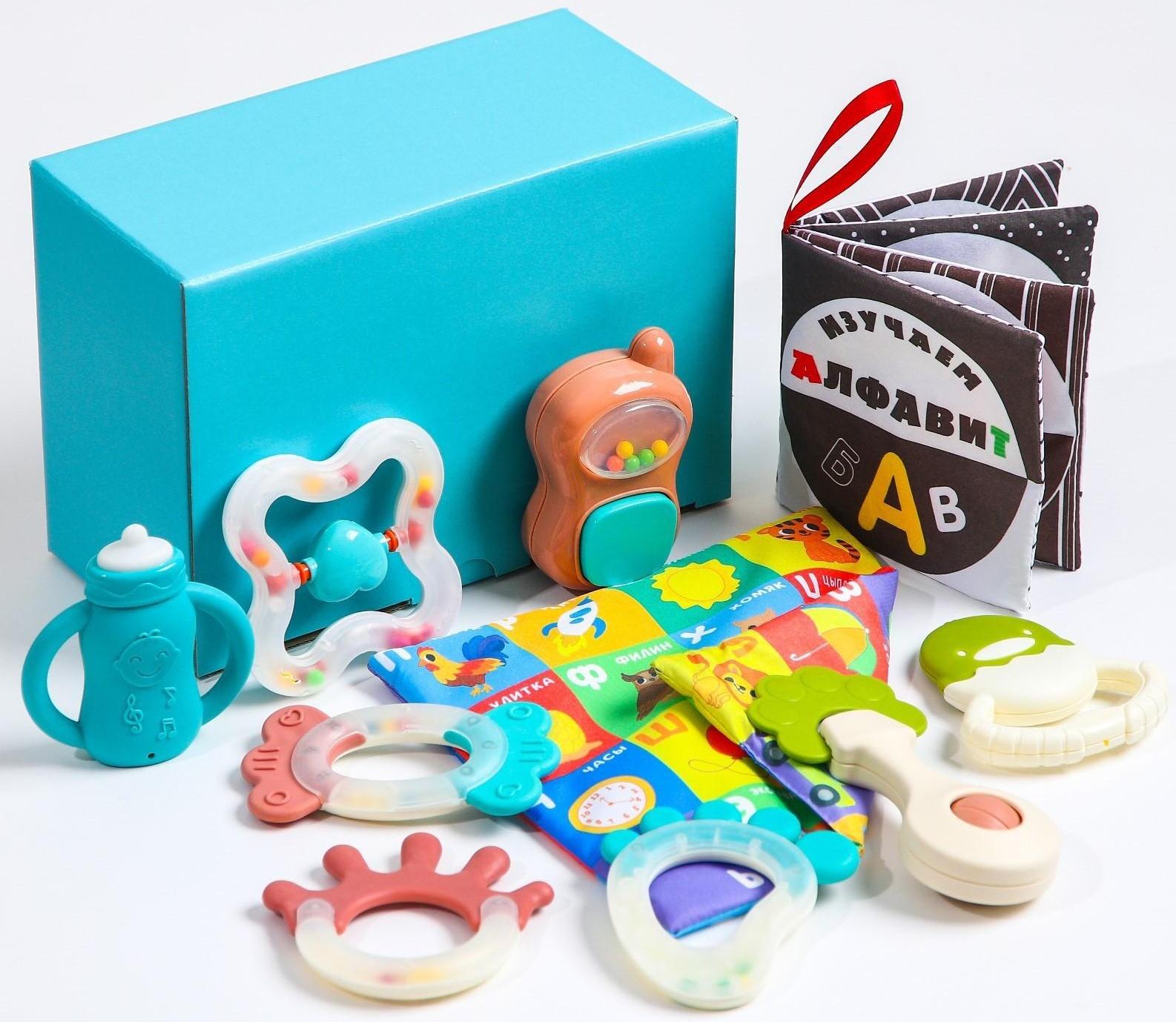 Развивающий набор «Изучаем алфавит», книжка-шуршалка, платочек, 8 погремушек, в коробке