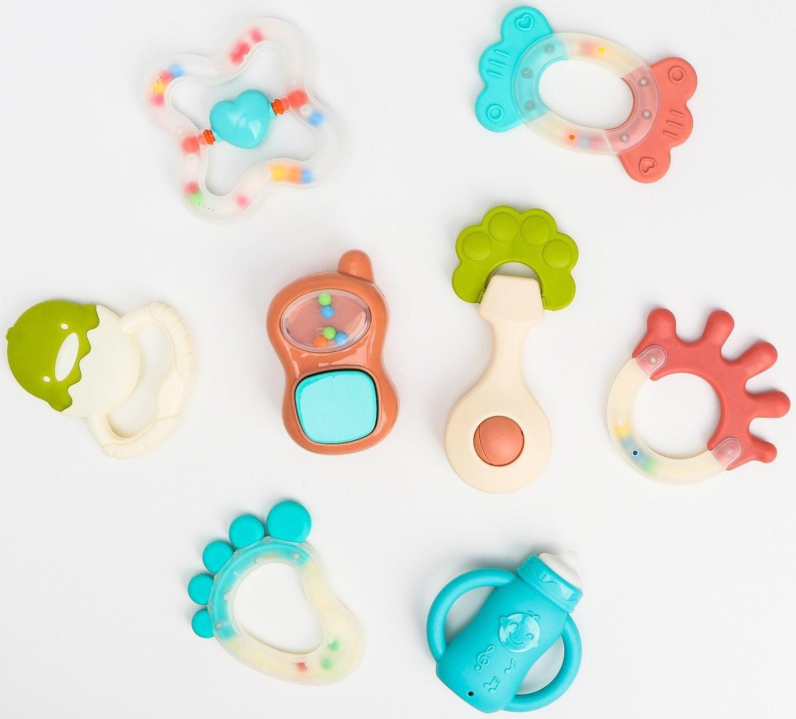 Развивающий набор «Изучаем алфавит», книжка-шуршалка, платочек, 8 погремушек, в коробке