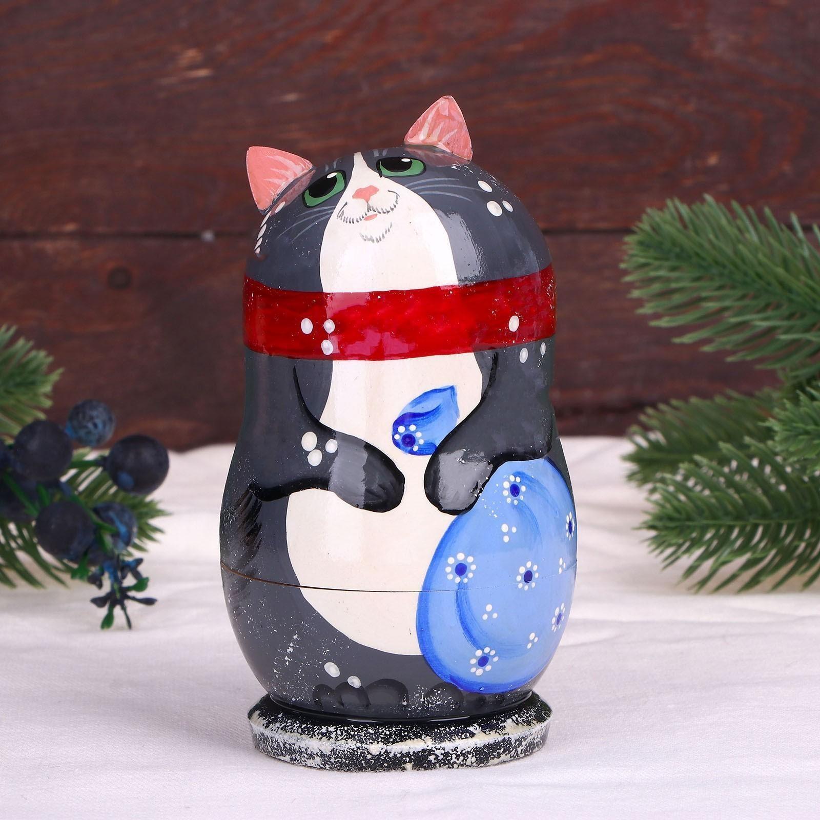 Матрёшка «Котик» с ёлочными украшениями