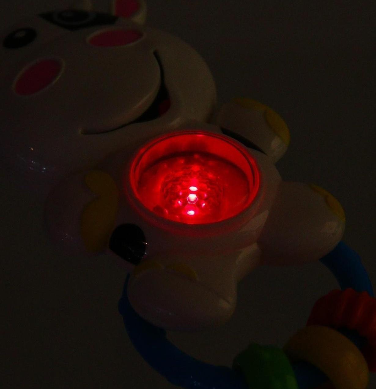 Погремушка со световым эффектом «Коровка»