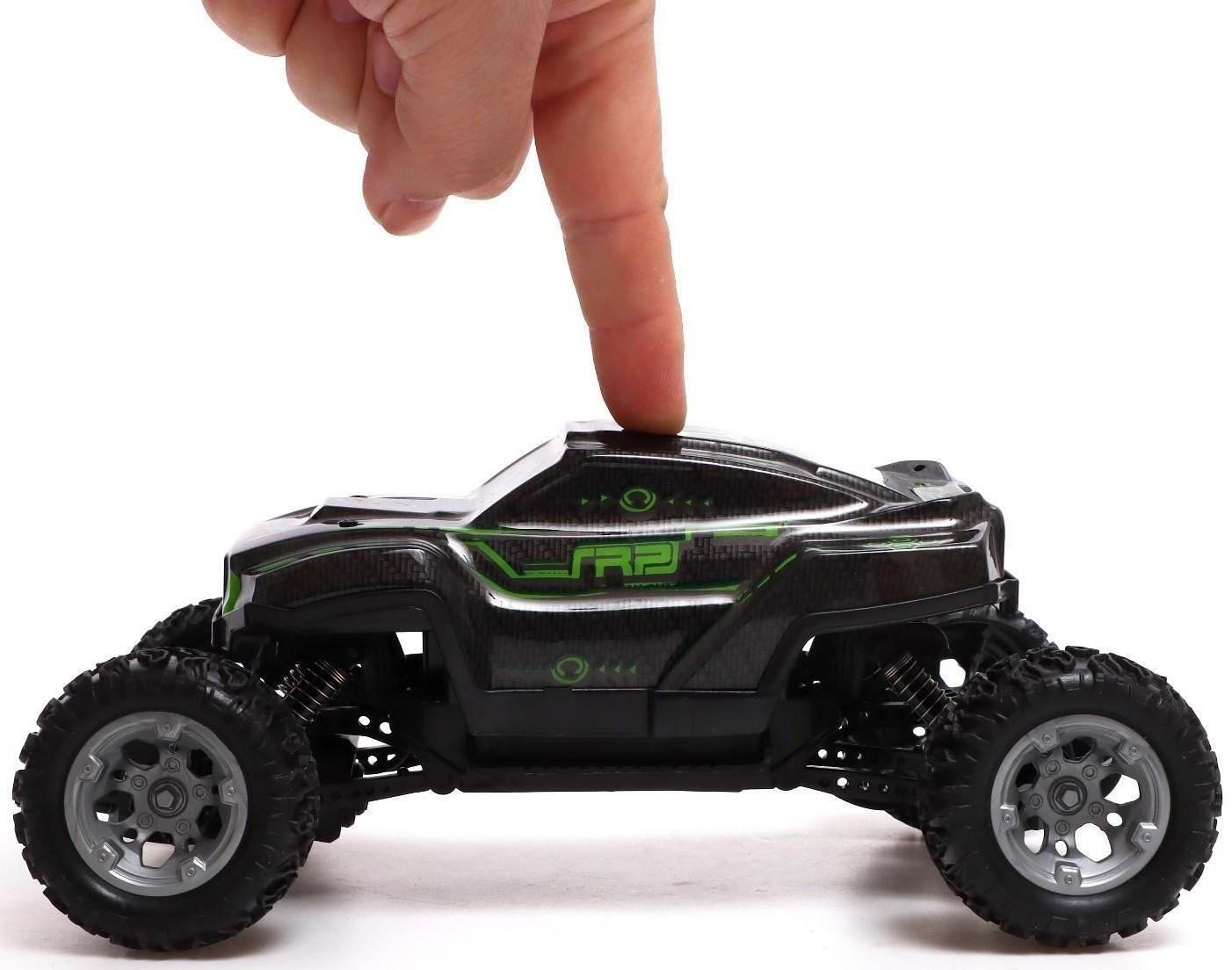 Джип радиоуправляемый MONSTER, 1:18, световые и звуковые эффекты, работает от аккумулятора, цвет зелёный