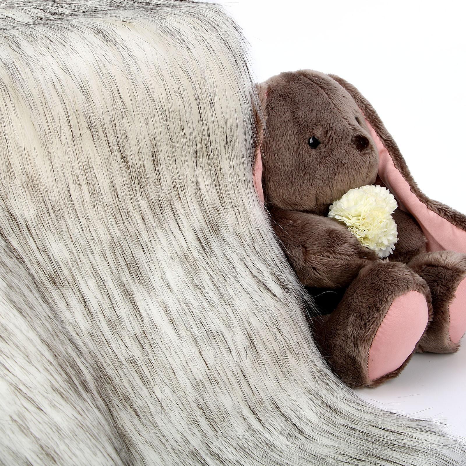 Лоскут 50*50 мех длинноворсовый на трикотажной основе цвет белый с серым