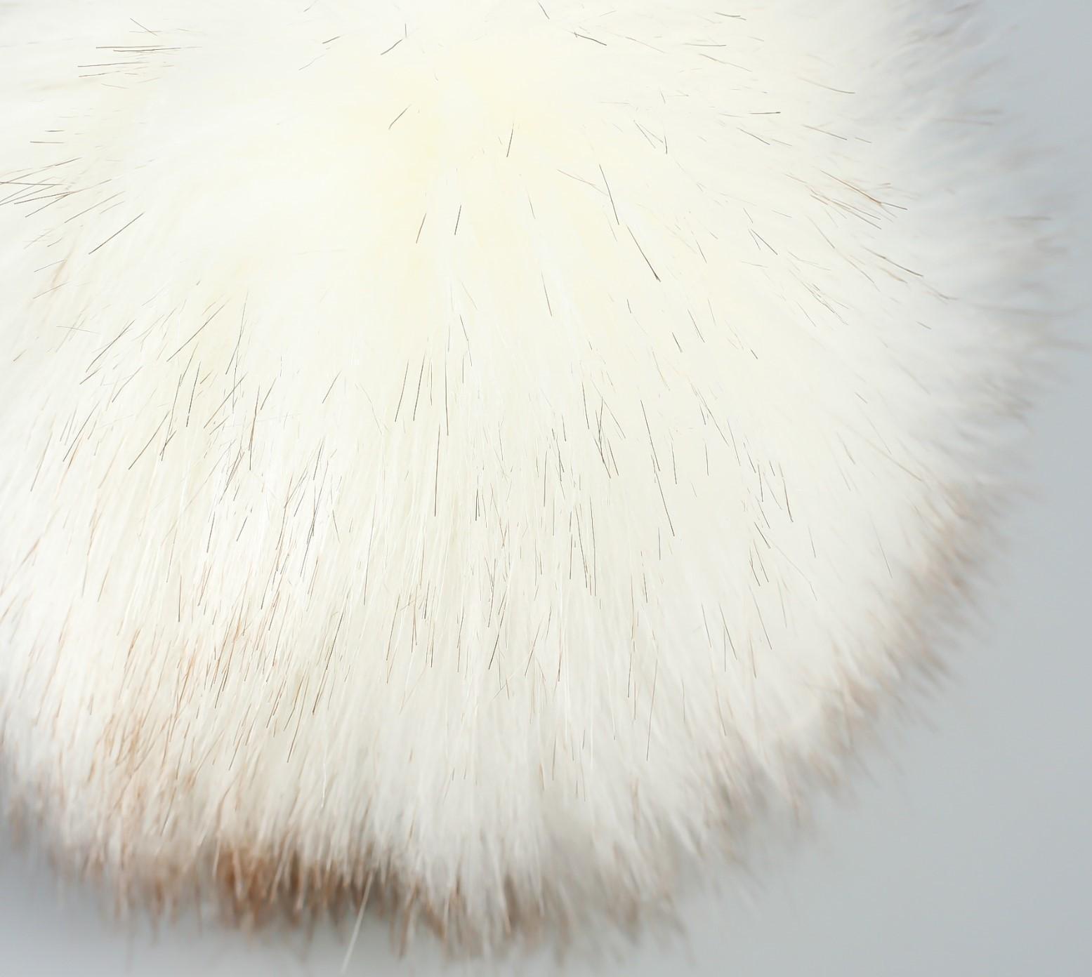 Помпон искусственный мех песец 14 см (33-белый с перышками) МИКС