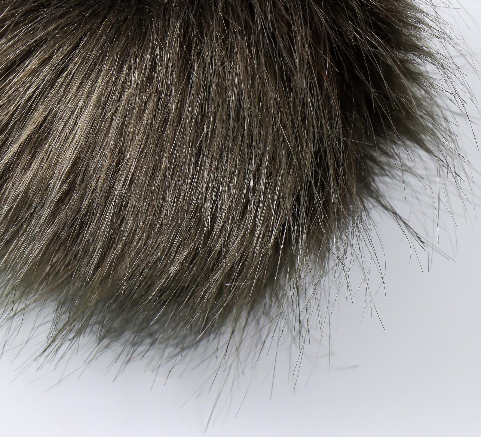 Помпон искусственный мех песец 14 см (38-Оливка)