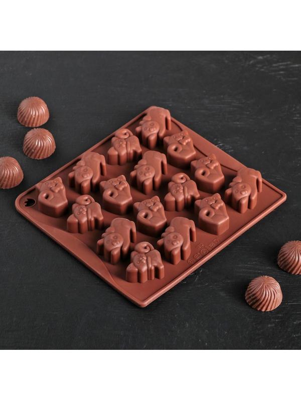 Форма для льда и кондитерских украшений Доляна «Кошки», 18×17×2 см, силикон, 16 ячеек, цвет шоколадный