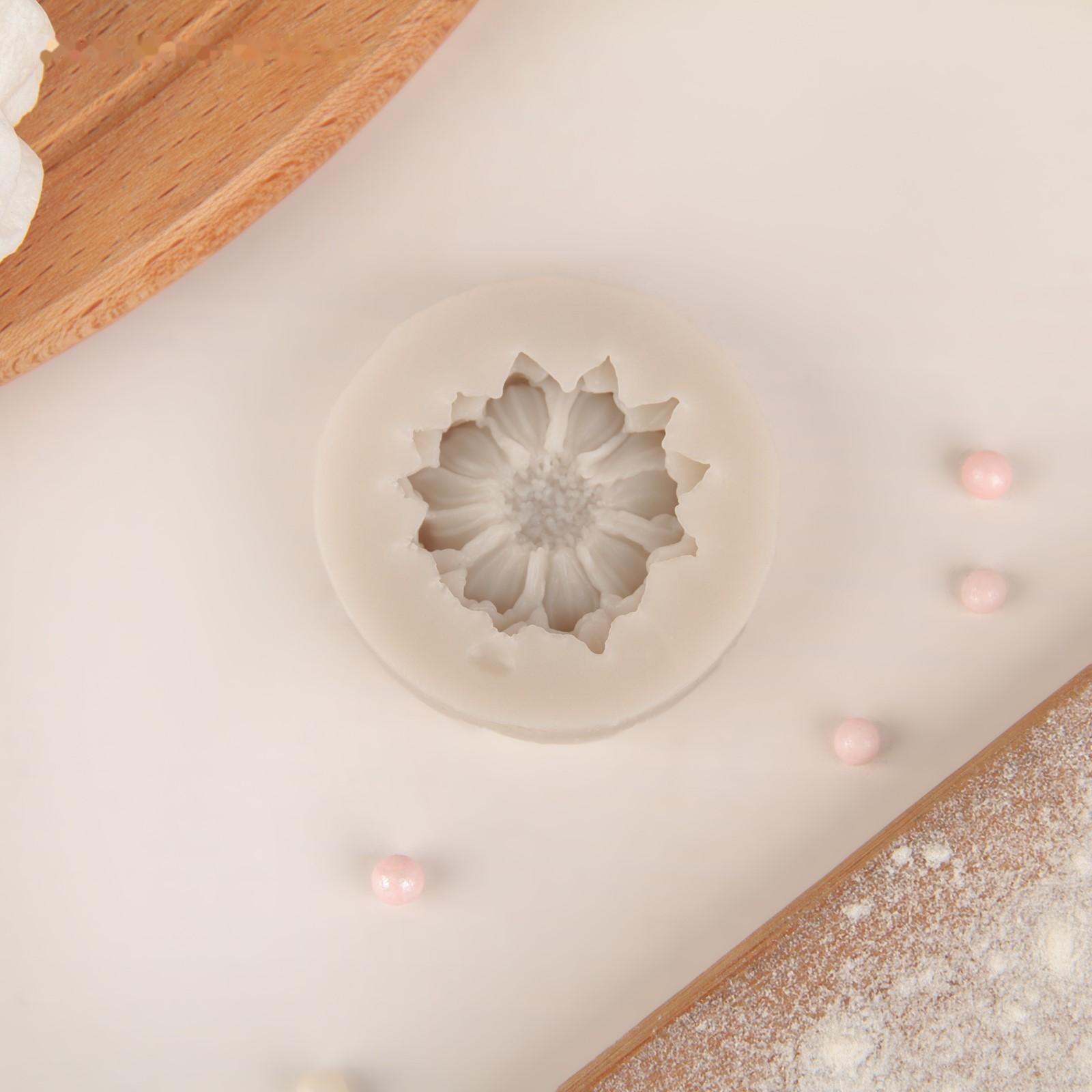 Молд «Цветок», 4,5×4,5×1,4 см, цвет МИКС