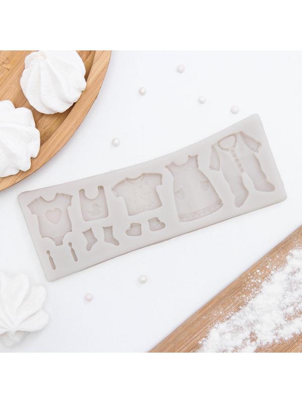 Молд силиконовый «Одежда для ребёночка», 17×6,3 см, цвет МИКС