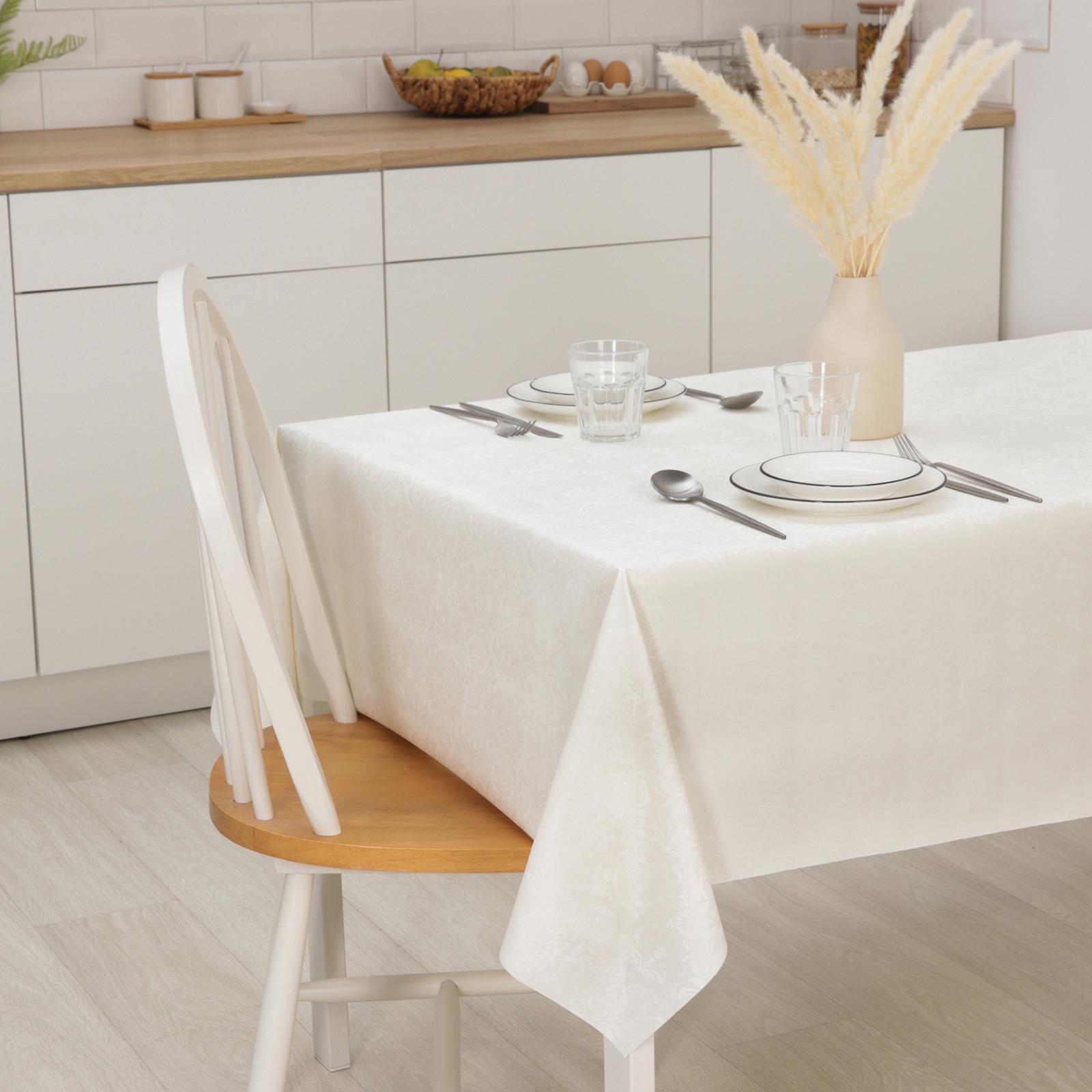 Клеёнка столовая на тканой основе с тиснением «Вензеля», 1,35×20 м, 330 (+/- 80) г/ кв.м, цвет белый