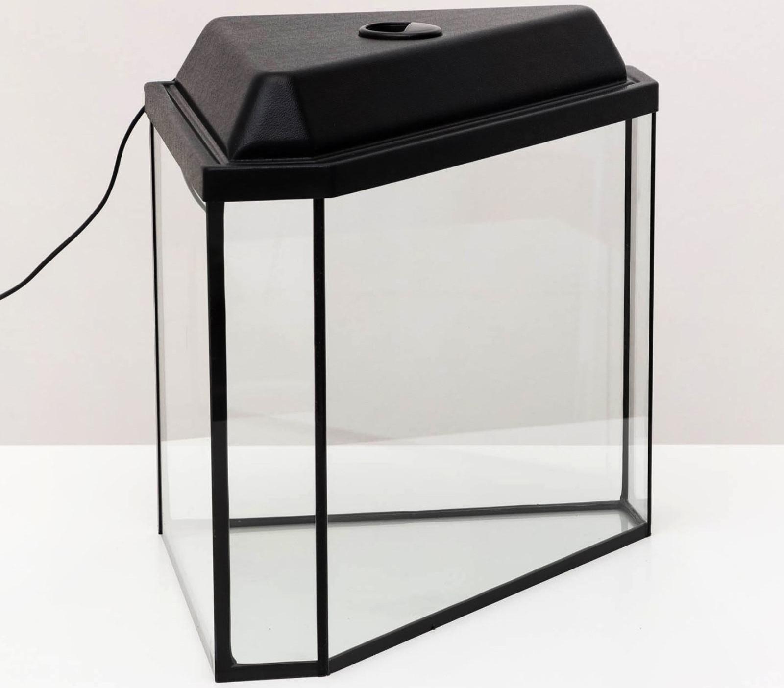 Аквариум дельта угловой с крышкой, 25 литров, 34 х 34 х 31/37,5 см, чёрный