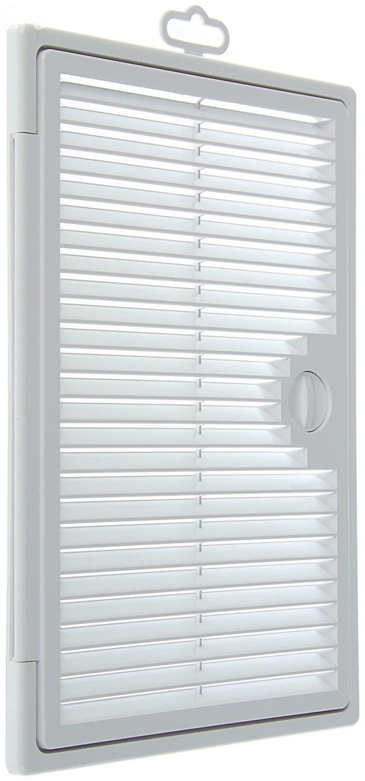 Люк ревизионный ERA 2030 ДФ, 200х300 мм, с вентиляционной решеткой