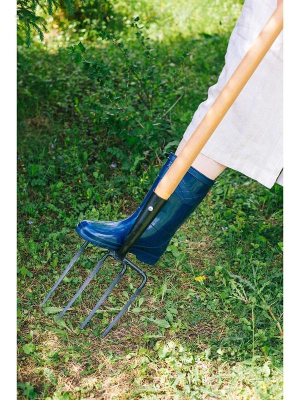 Вилы садово-огородные, 4-рогие, деревянный черенок, «Премиум»