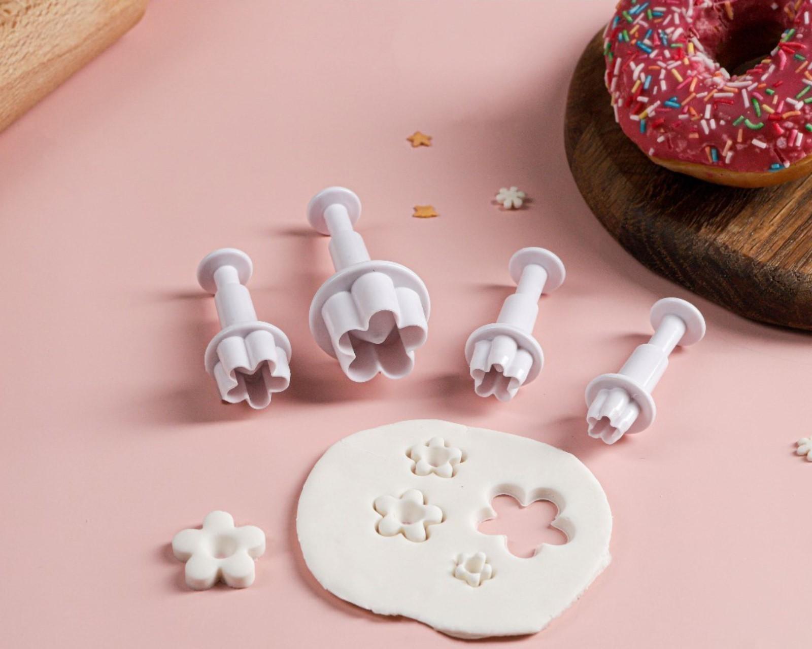 Набор плунжеров кондитерских Доляна «Ромашка», 4 шт: 3,3 см, 2,4 см, 2,1 см, 2 см