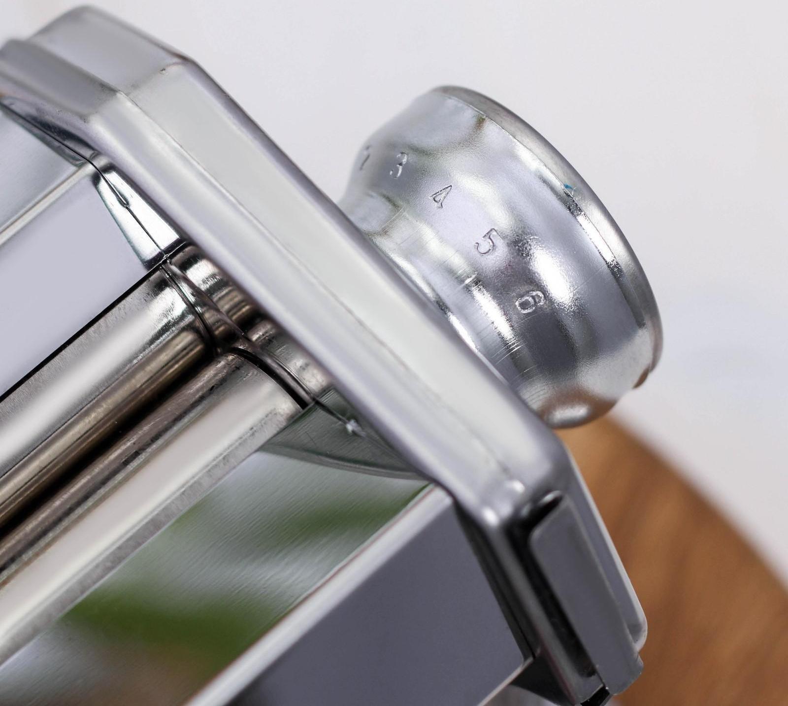 Лапшерезка с функцией раскатывания теста Доляна, 6 настроек толщины теста, ширина лапши 3 и 7 мм