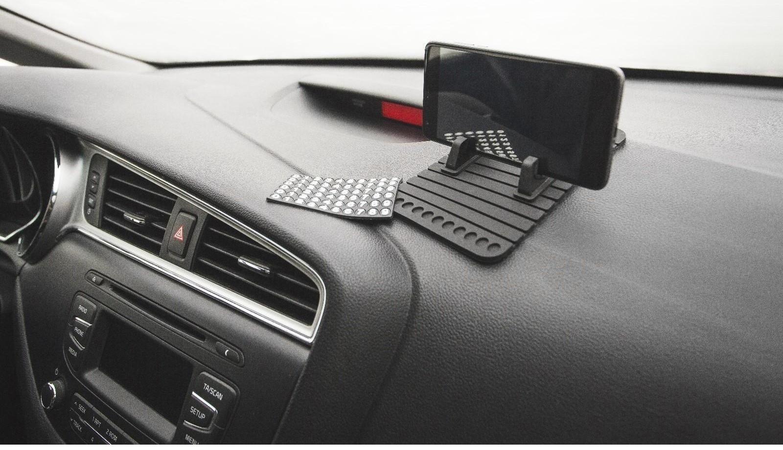 Коврик противоскользящий с подставкой под телефон и номером телефона, черный