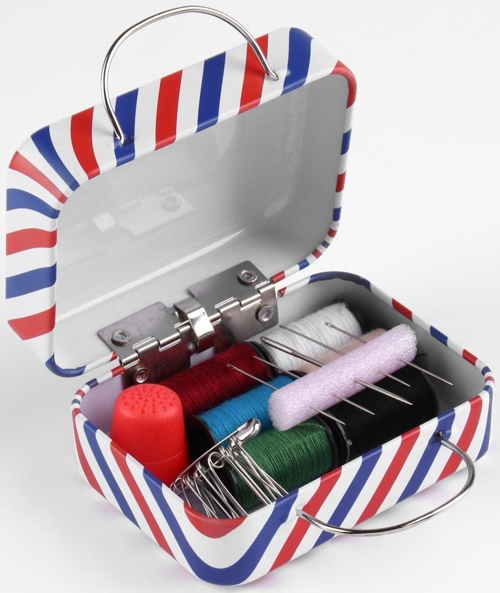 Швейный набор, 23 предмета, в металлическом чемоданчике, 7,5 × 7,5 × 4 см, цвет МИКС