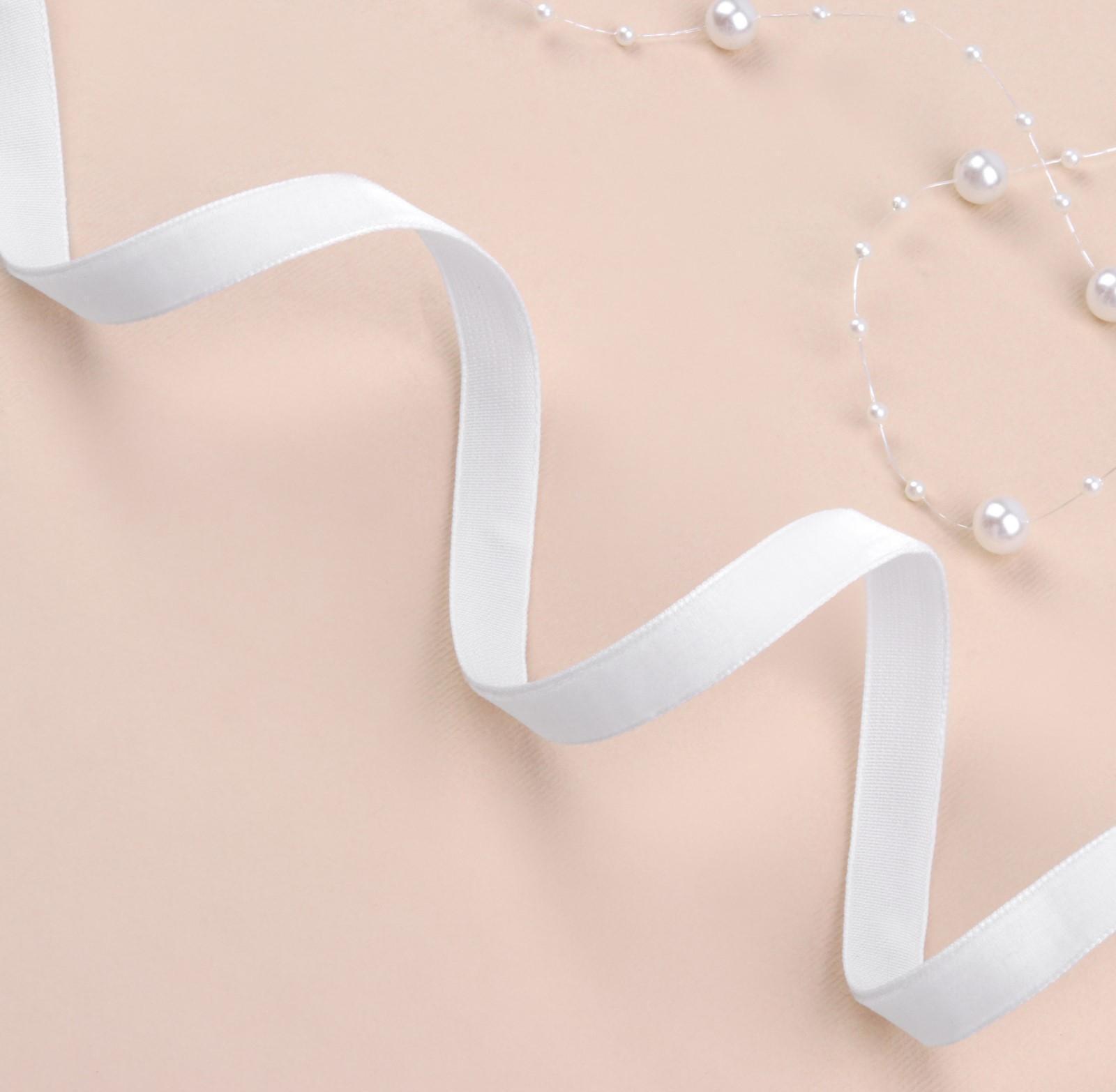 Лента бархатная, 10 мм, 18 ± 1 м, цвет белый №01