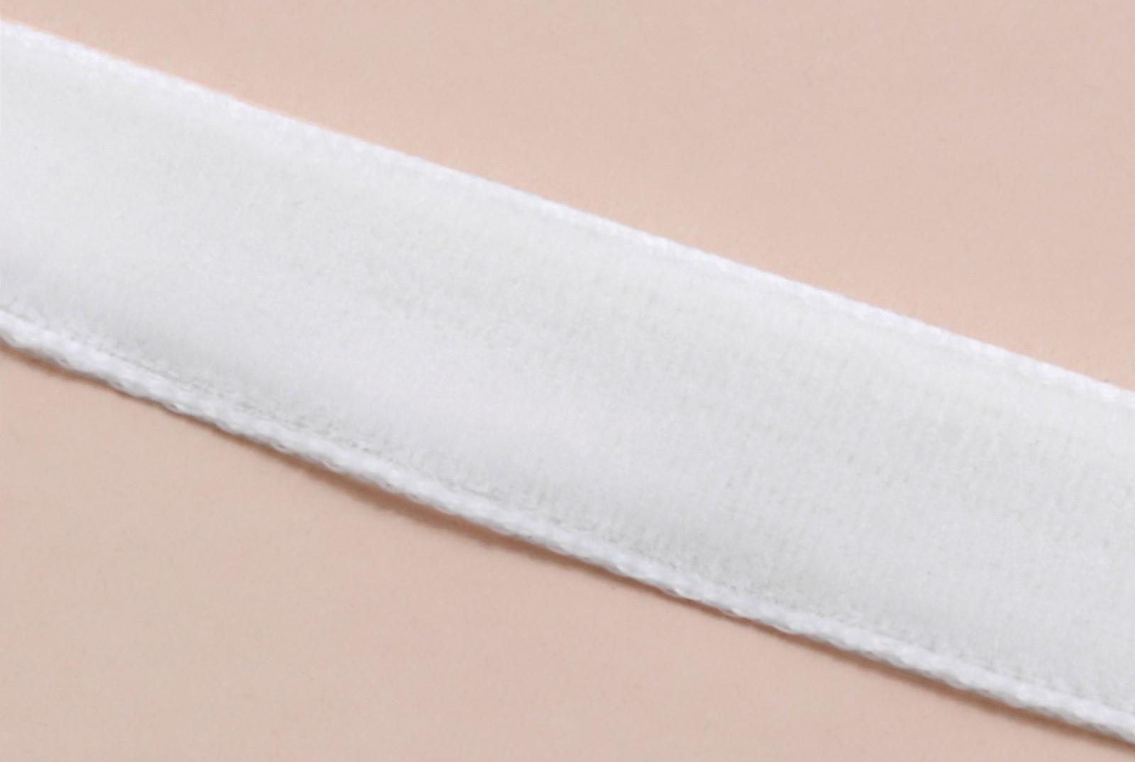 Лента бархатная, 10 мм, 18 ± 1 м, цвет белый №01