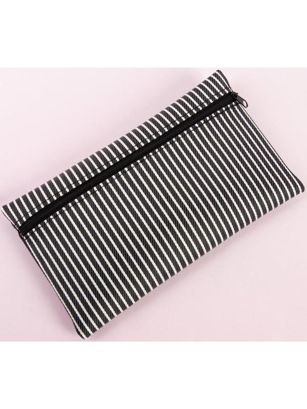 Набор кистей для макияжа «Полоски», 8 предметов, чехол на молнии, цвет белый/чёрный