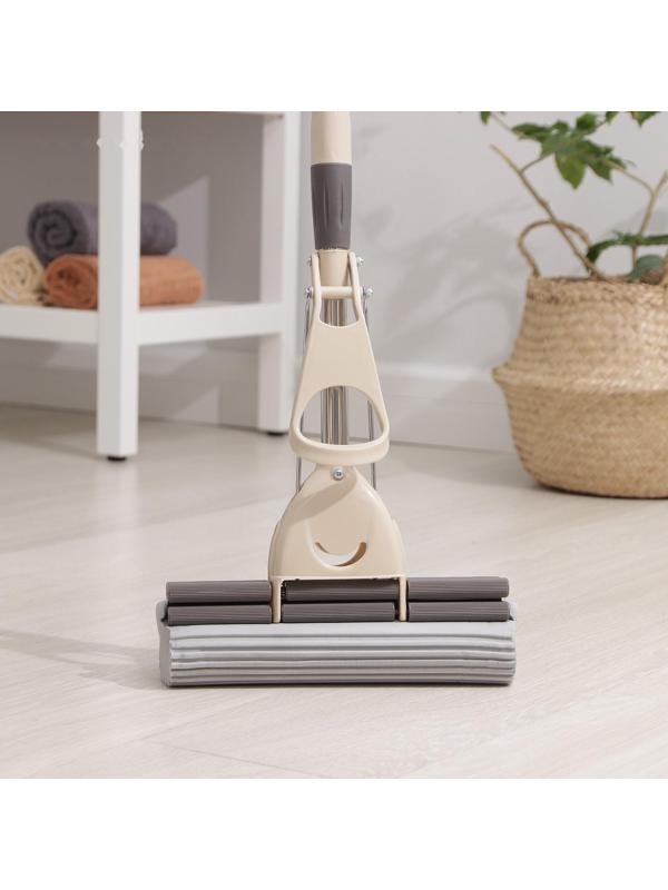 Швабра для мытья пола с двойным роликовым отжимом Доляна, насадка ПВА 28×6 см, телескопическая стальная ручка 105-130 см