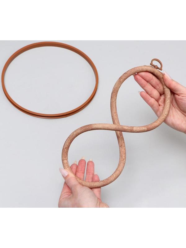 Пяльцы для вышивания, гибкое кольцо, d = 20,5 см, цвет под дерево