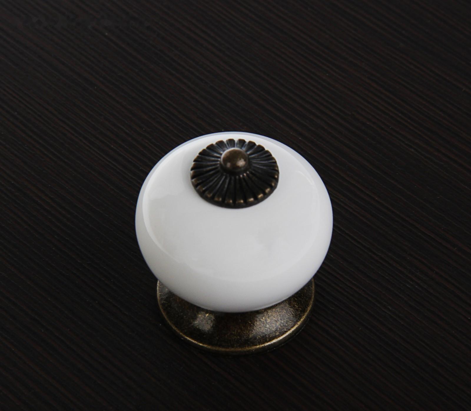 Ручка кнопка DOME Ceramics 003, керамическая, белая