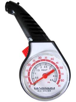 Манометр автомобильный Magnum, стрелочный, пластик