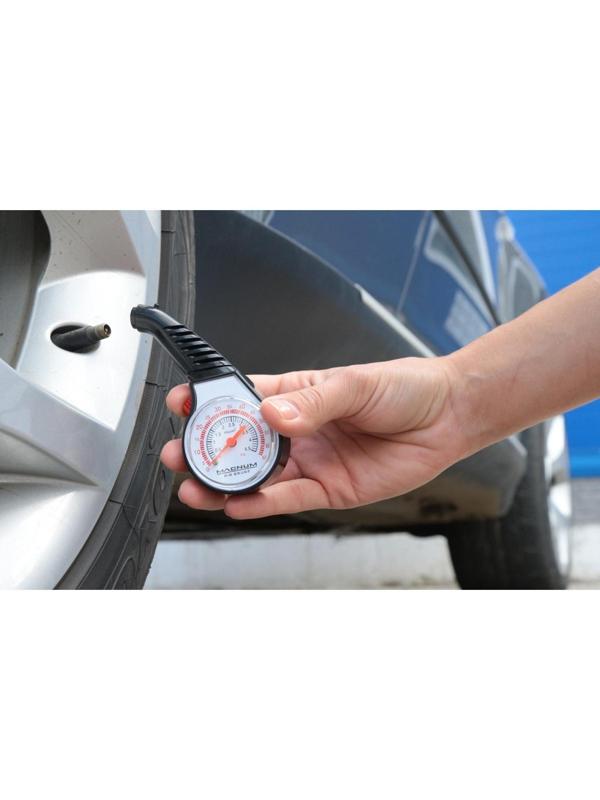 Манометр автомобильный Magnum, стрелочный, пластик