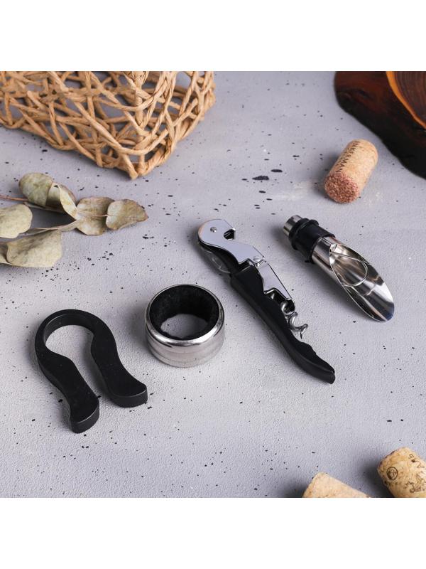 Подарочный набор для вина с шахматами «Золотому человеку»