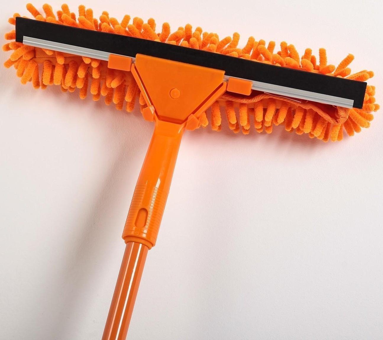 Окномойка с телескопической металлической ручкой и сгоном Доляна, 30×7×85(137) см, микрофибра, цвет МИКС