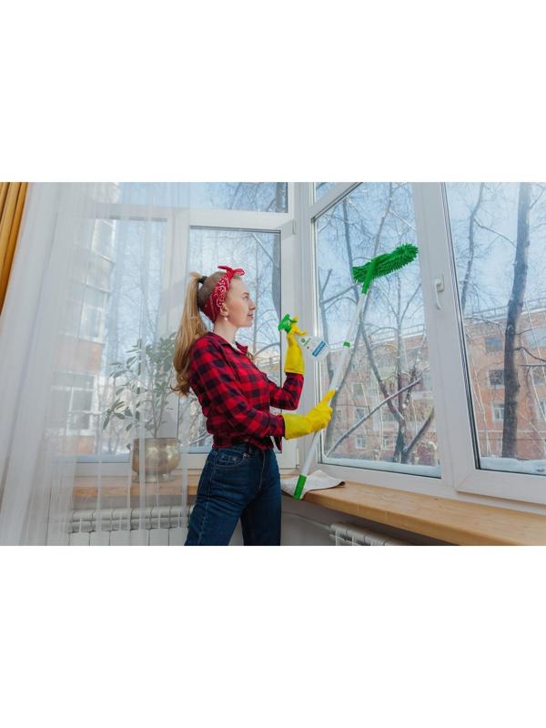 Окномойка с телескопической металлической ручкой и сгоном Доляна, 30×7×85(137) см, микрофибра, цвет МИКС